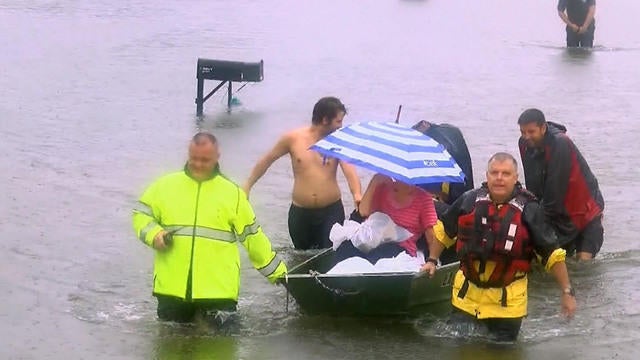 ctm-flood-victims-0816-1107343-640x360.jpg 