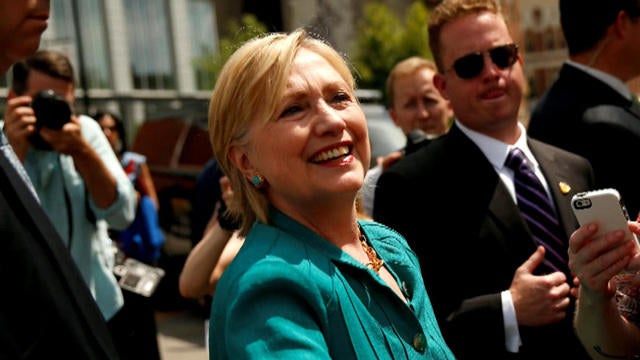 0817-cbsn-nfx-clintonunderfire-1108183-640x360.jpg 