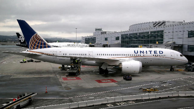 cbsn-0816-unitedairlinesmzg-1107916-640x360.jpg 