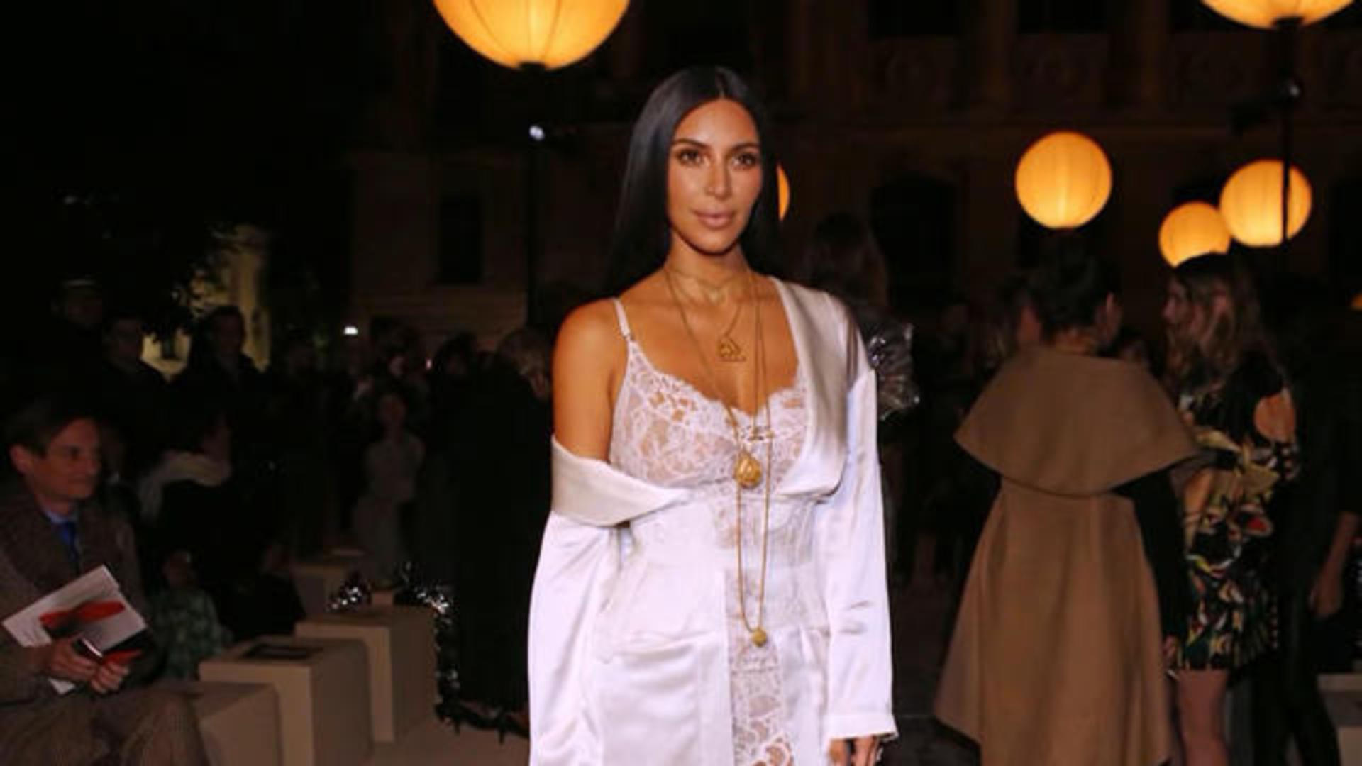 Kim Kardashian West Held Up at Gunpoint in Paris Mansion, Millions