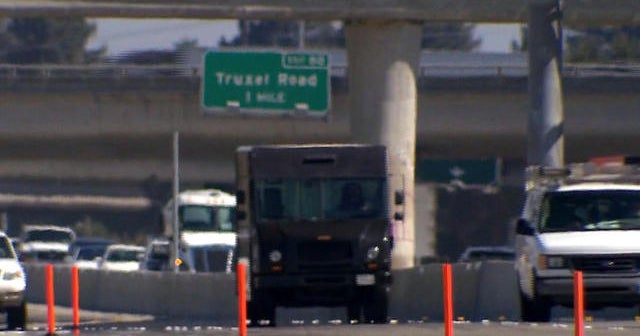 Engineers say zipper merging may help traffic flow - CBS News