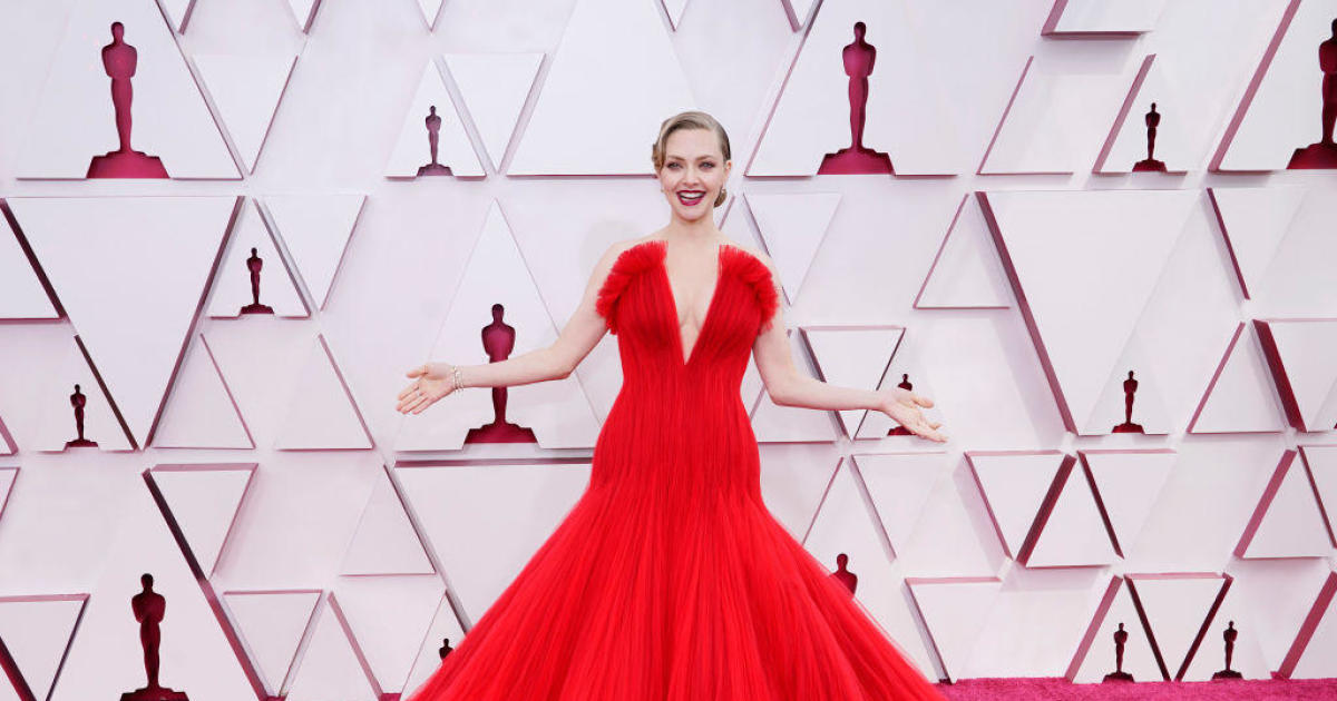 Regina King Wears Louis Vuitton to the 2021 Oscars - See Regina King Wear  Louis Vuitton at the 93rd Academy Awards