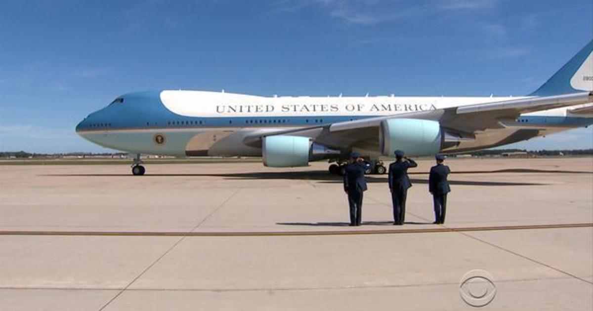 How Donald Trump's Personal Boeing 757 Compares to Air Force One