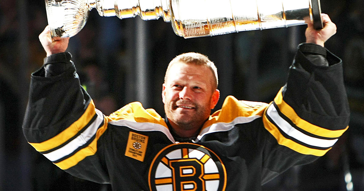 An emotional Tim Thomas discusses struggles with life after hockey