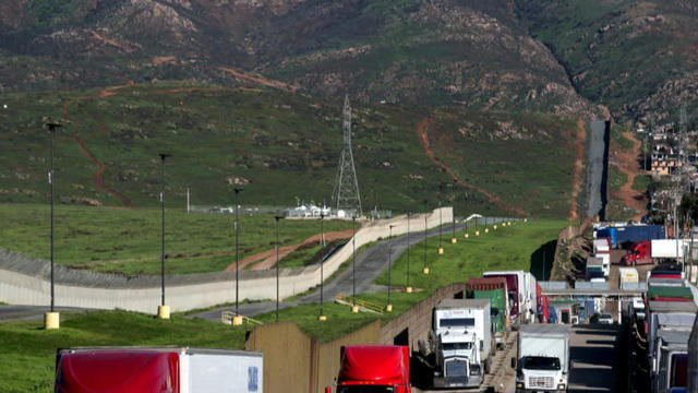 0126-cbsn-gqh-trumpborderwall-1239185-640x360.jpg 