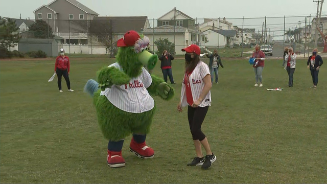 brigantine-teacher-phillies-surprise.png 