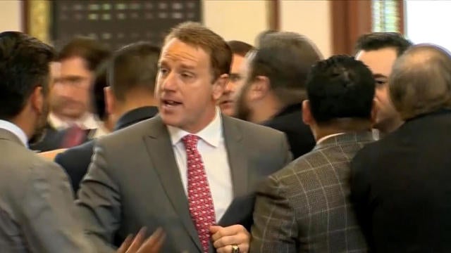 0530-cbsn-texaslawmakerfight-kwk-1325076-640x360.jpg 