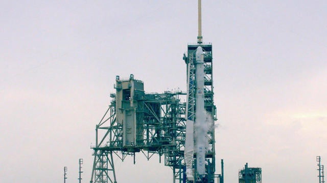 cbsn-0601-spacexcancelspdp-1327335-640x360.jpg 