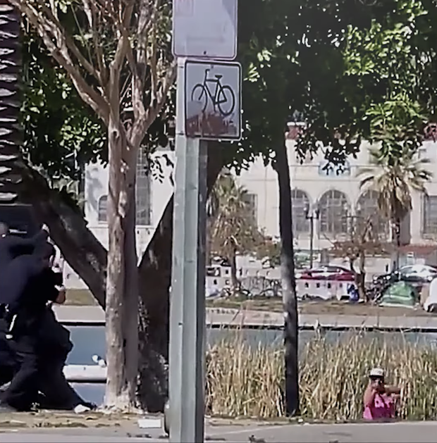 bystander photo macarthur park standoff shootout 