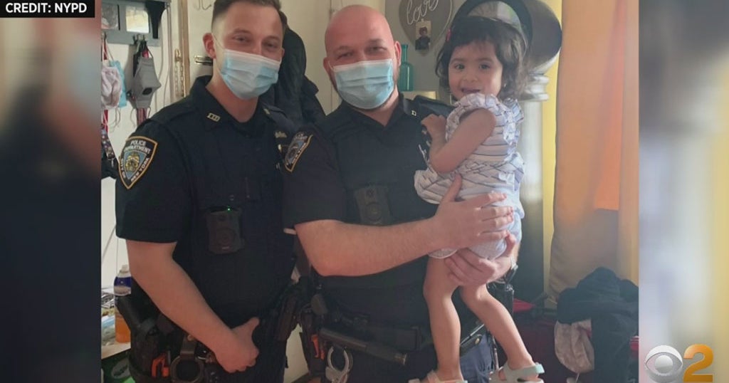 NYPD Officers Reunite With 2-Year-Old Girl They Helped Save - CBS New York