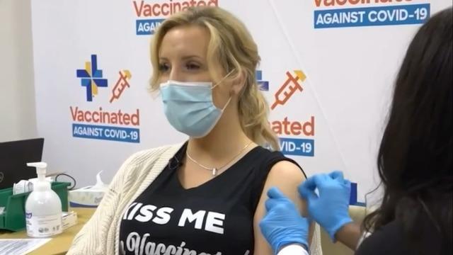 cbsn-fusion-former-anti-vaxx-influencer-promotes-getting-vaccinations-thumbnail-711425-640x360.jpg 