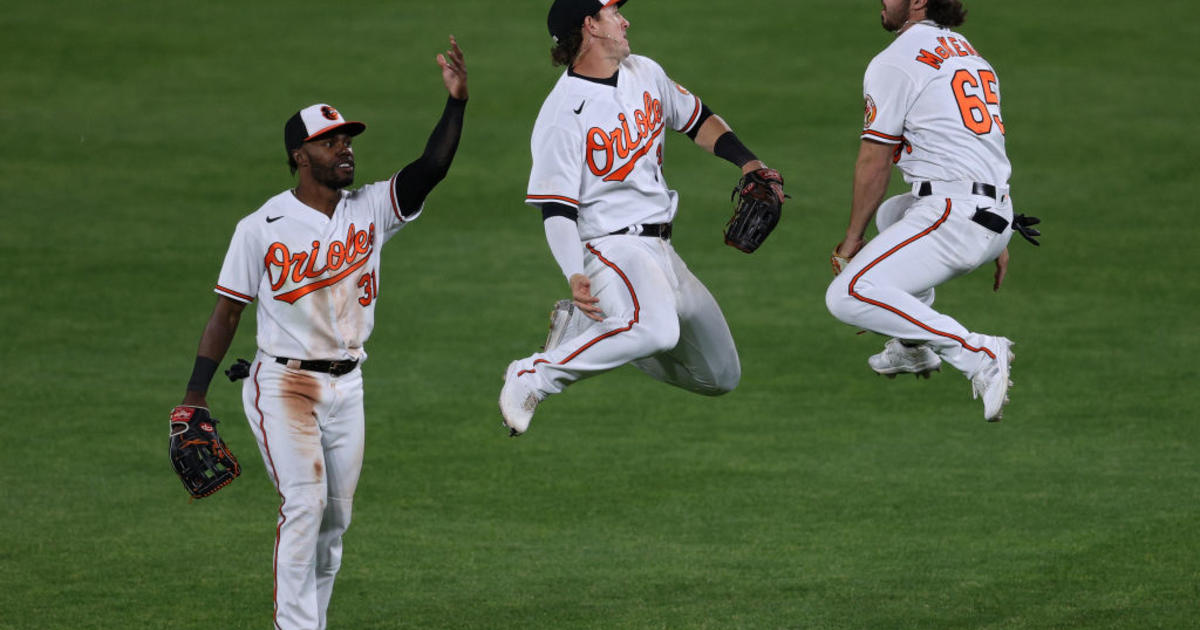 TRIPLE ON A POP-UP?? Orioles' Cedric Mullins pulls off amazing triple on  botched flyball vs. Red Sox 