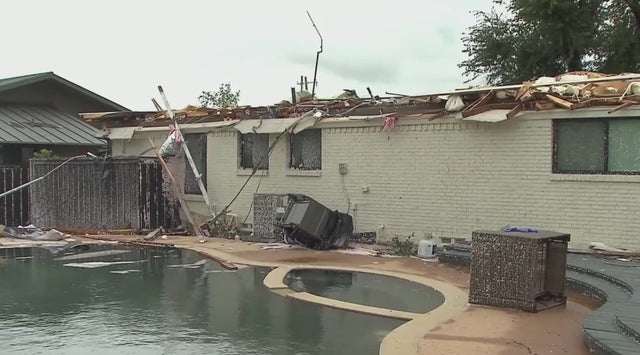 Possible tornado damage in Dallas 