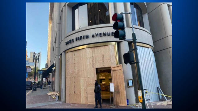 SF-Saks-Fifth-Ave-robbery-@sfstreets415-a.jpg 