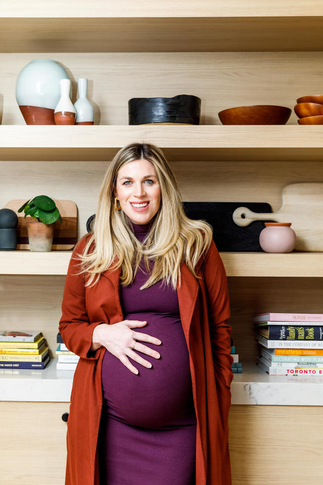 Pregnant CEO's rule for raising money: Investors who doubt her abilities  get cut - CBS News