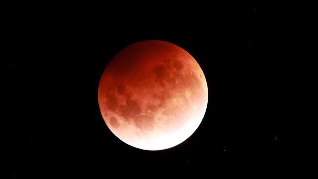 Super Blood Moon And Total Lunar Eclipse Seen In Auckland 