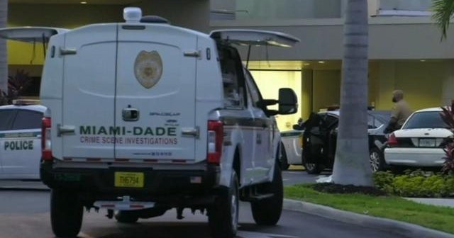 2 killed and more than 20 wounded in Florida shooting - CBS News