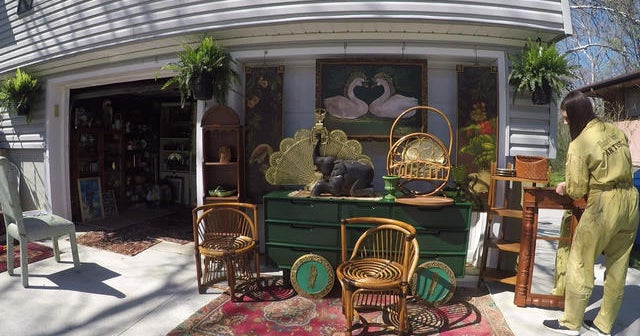 Yard sale finds Treasures of the hunt CBS News