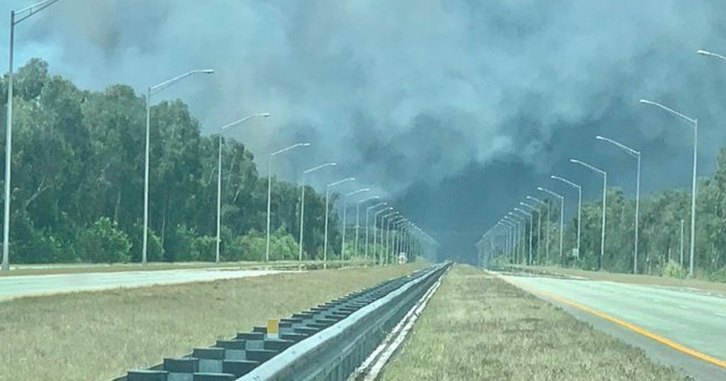 Section Of Krome Avenue Closed Due To Large Fire - CBS Miami
