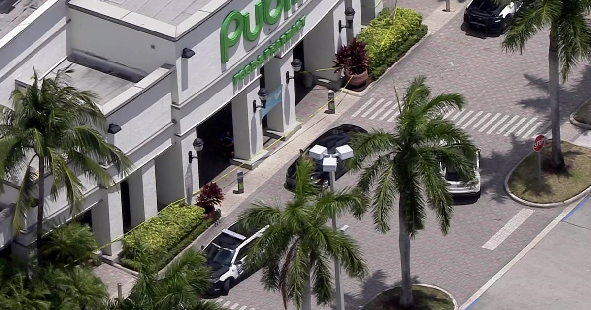 Man Stabbed Inside Publix Supermarket In North Miami Beach - CBS Miami