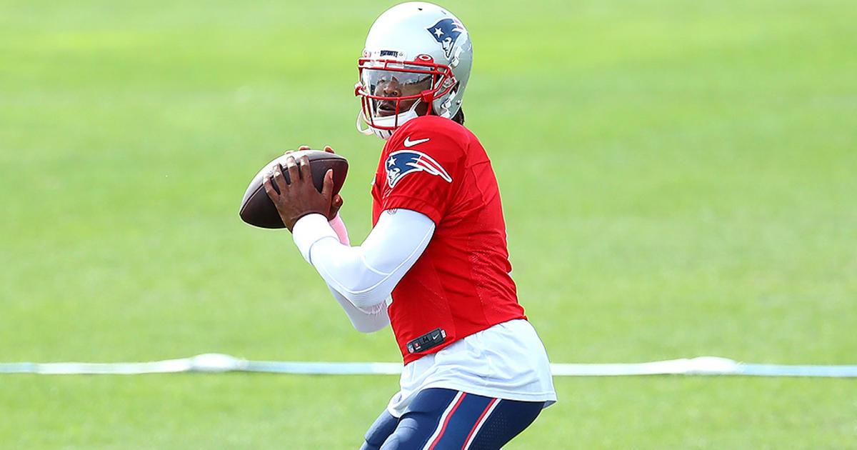 Cam Newton suffers bone bruise in throwing hand during Patriots OTAs