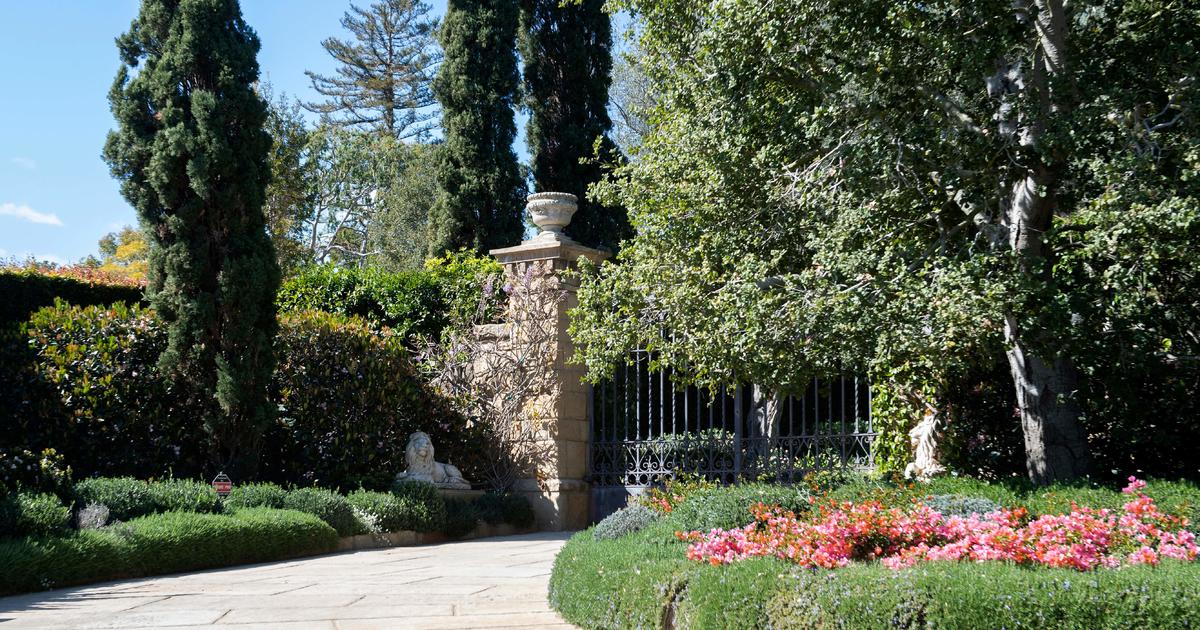 Oprah Winfrey Plants A Rose Garden At Her Montecito Home - Oprah House