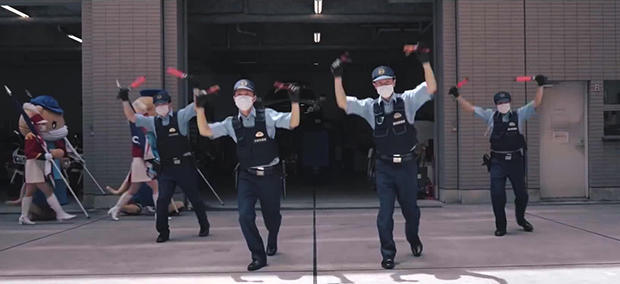 dancing-cops-japan-620.jpg 