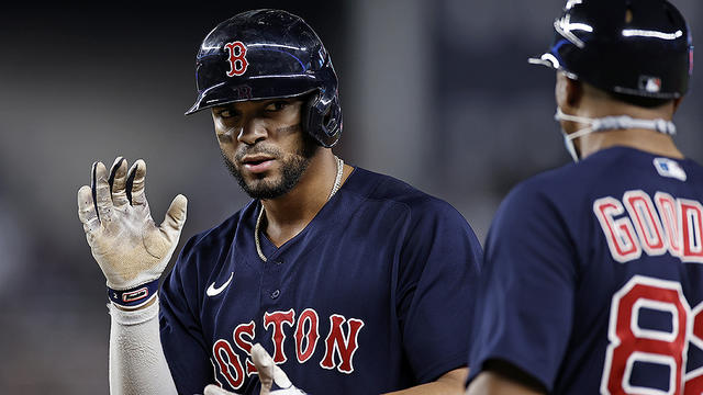 Gonzalez and Bogaerts Power Red Sox to Sweep of Yankees - The New York Times