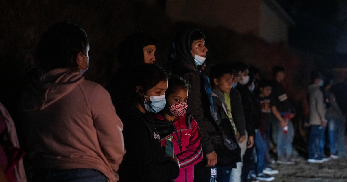 Biden administration threatens to sue over Texas' bid to evict migrant ...