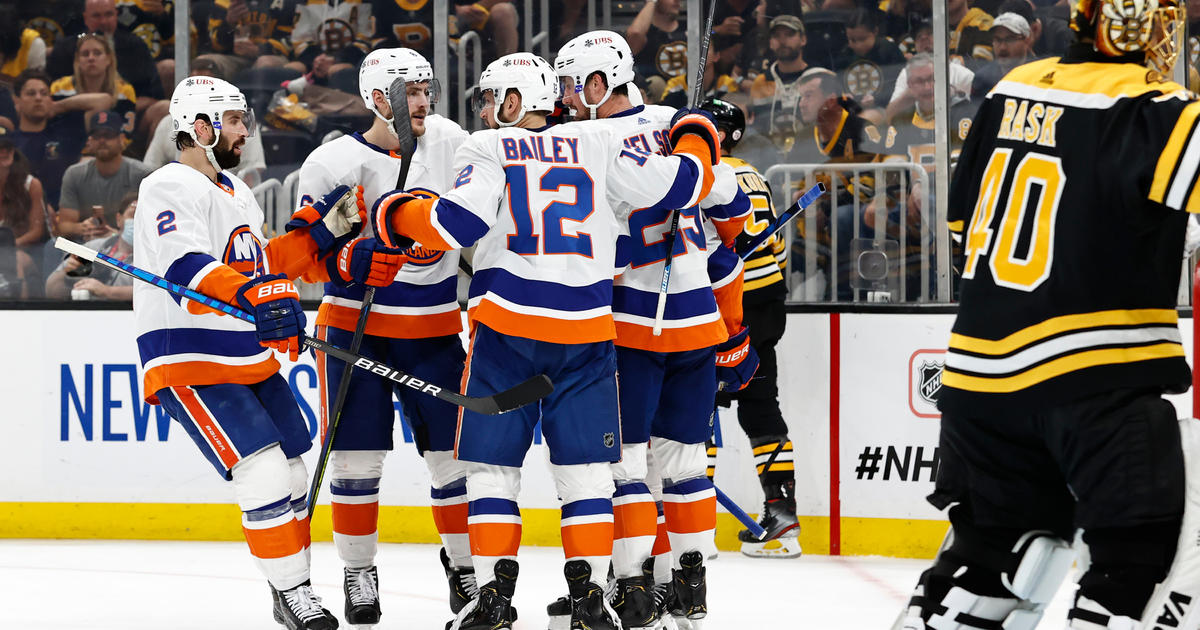 Islanders Weather Early And Late Onslaughts, And In Between Rock Bruins ...