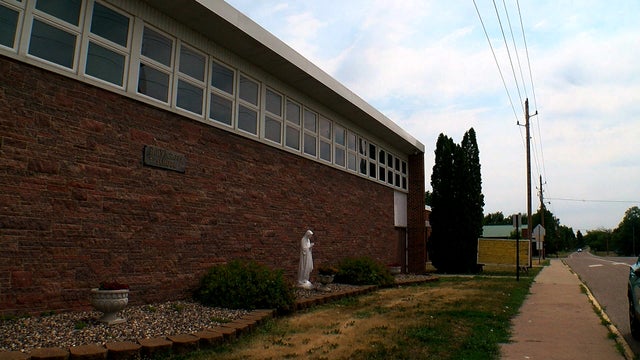 Holy-Cross-School.jpg 