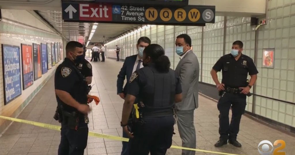 Man Slashed In Head Inside Times Square Subway Station - CBS New York