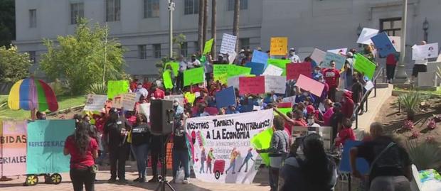 LA Street Vendors Rally Against Aggressive Crackdown From City Inspectors 