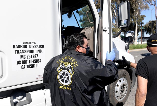 Teamsters Port Division Holds Massive Food Distribution To Feed Port Truck Drivers Impacted By COVID-19 Crises 
