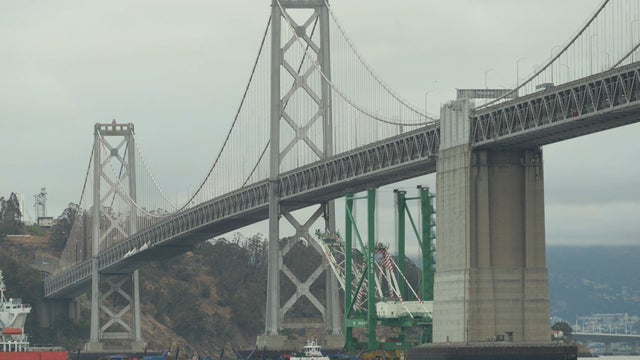 crane-bay-bridge-port-of-oakland-photo.jpg 