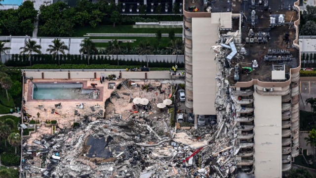 cbsn-fusion-at-least-4-people-are-dead-and-over-100-are-unaccounted-for-following-thursdays-collapse-of-a-residential-building-in-surfside-florida-thumbnail-741398-640x360.jpg 