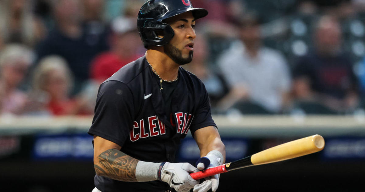 Abreu OK after being beaned by Indians reliever, Sox top Indians