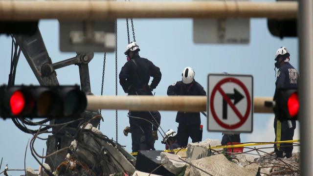 0627-cbsn-building-collapse-742536-640x360.jpg 
