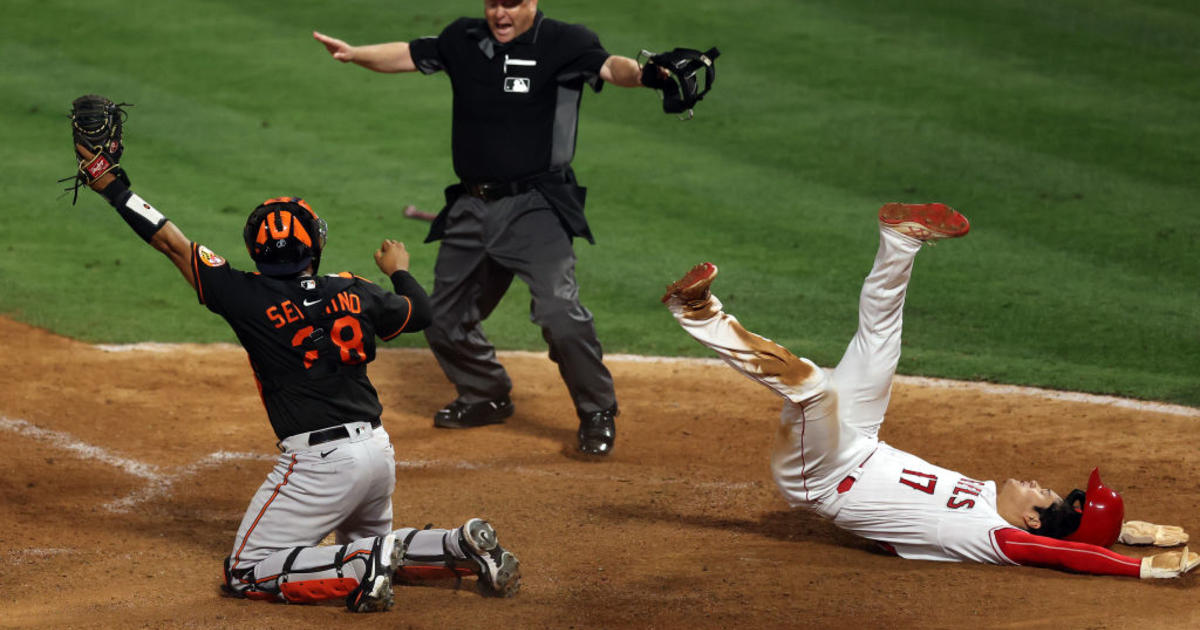 MLB/ Ohtani homers twice, scores winning run, Angels beat O's 8-7