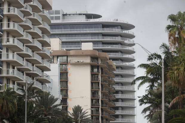 Condo Collapse in Surfside Florida near Miami 