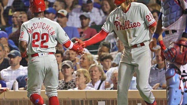 Phillies hand Cubs 10th straight loss with 13-3 romp