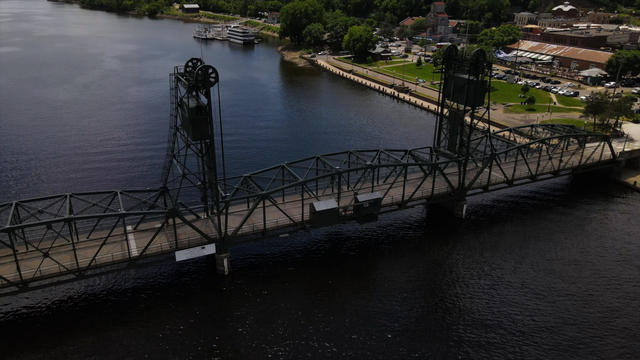Stillwater-Lift-Bridge.jpg 