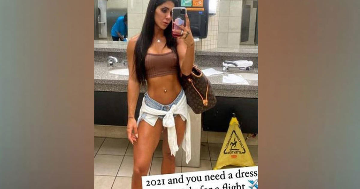You're Naked', Fitness Model Deniz Saypinar In Daisy Dukes Banned From AA  Flight - CBS DFW