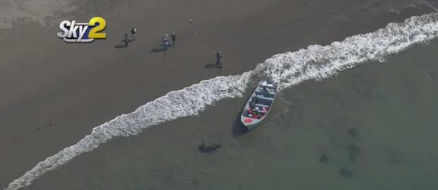 Pango Boat Carrying 17 People Washes Ashore In Rancho Palos Verdes 