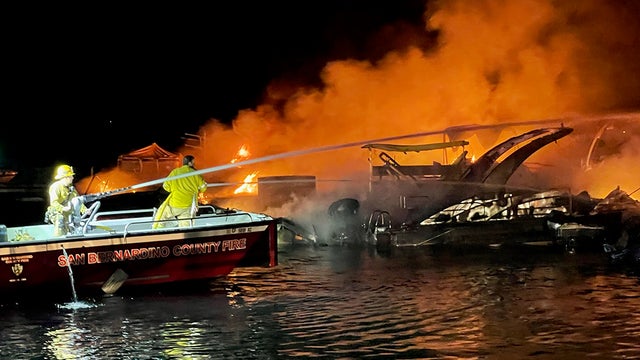 lake-arrowhead-boats-fire.jpg 