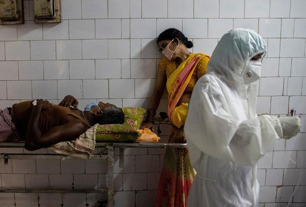 FILE PHOTO: Wider Image: Last doctor standing: Pandemic pushes Indian hospital to brink 