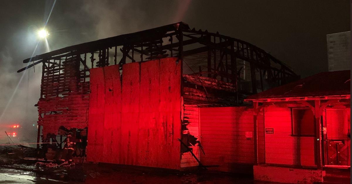 Massive Early Morning 3-alarm Fire Destroys Oakland Warehouse - Cbs San 