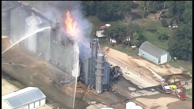 Clinton-Grain-Elevator-Fire.jpg 
