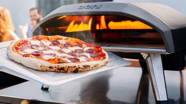 Ooni Koda 16 gas powered pizza oven 