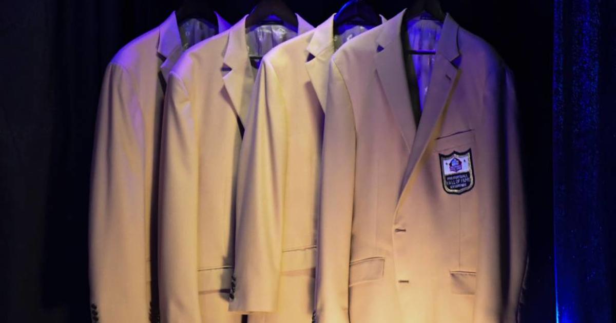 Steelers, Pitt greats receive Pro Football Hall of Fame gold jackets in  Canton